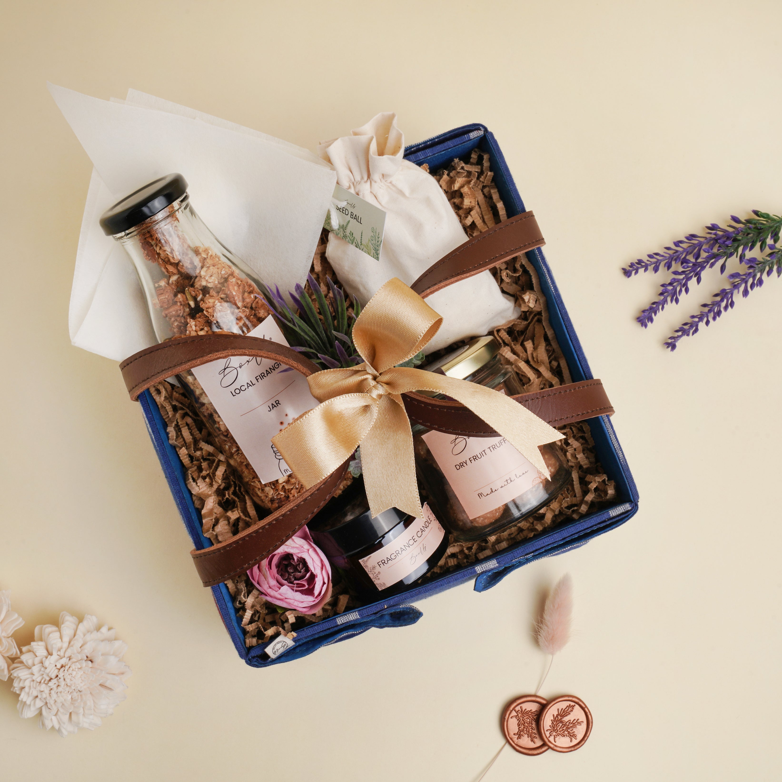 Send Designer Gift Box For Mom Online - GAL22-103781 | Giftalove